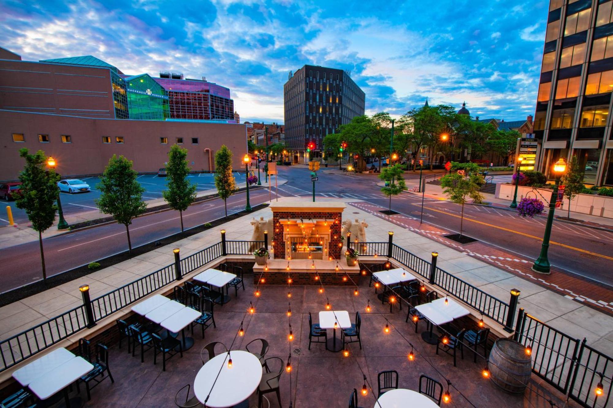 Marriott Syracuse Downtown Hotel Bagian luar foto