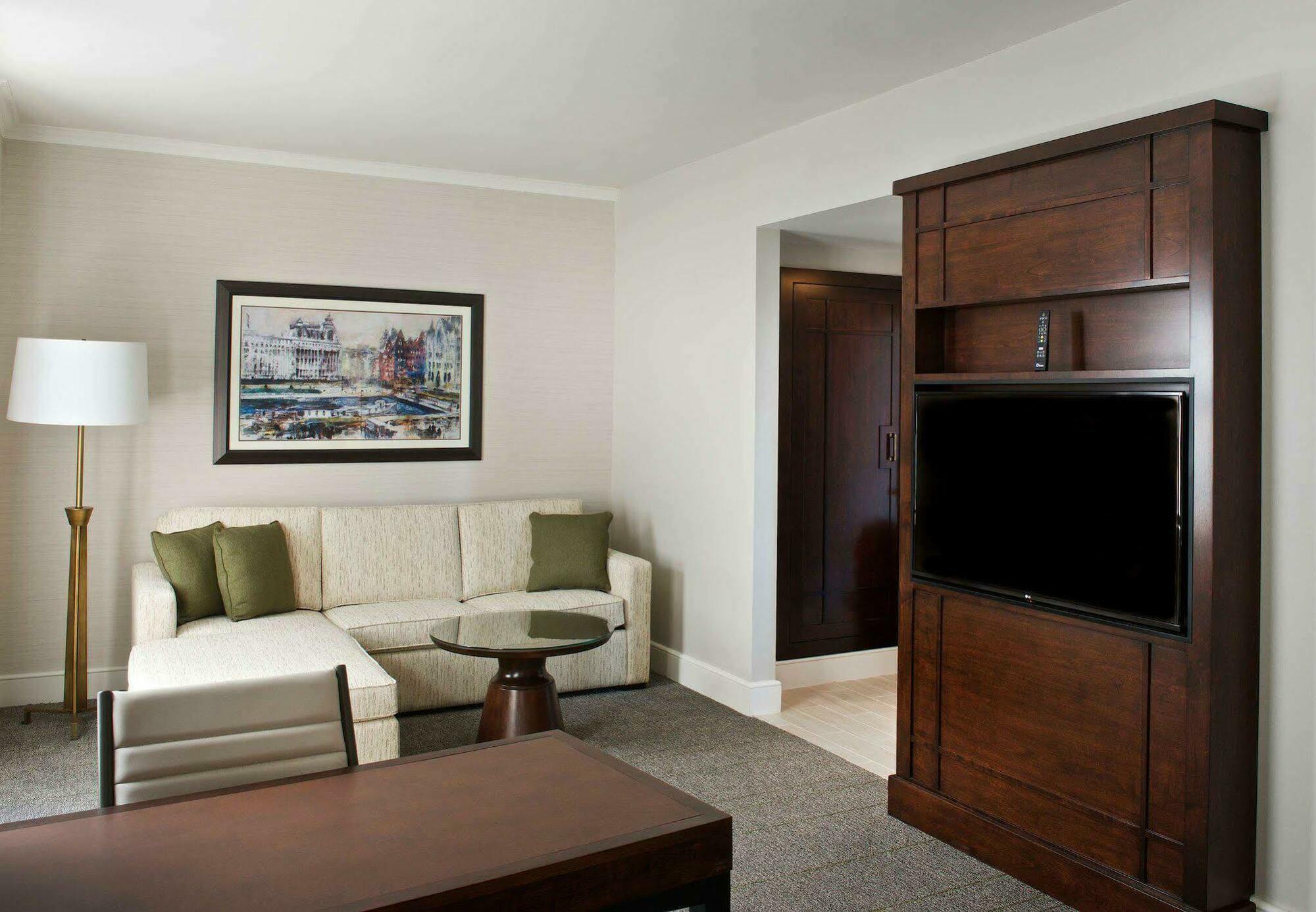 Marriott Syracuse Downtown Hotel Bagian luar foto